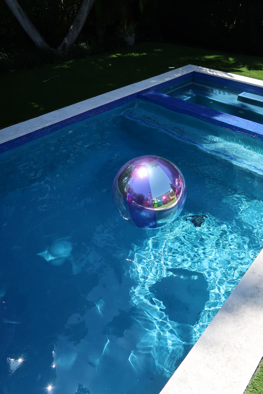 Big Shiny Beach Balls — Light Purple / Silver Chrome