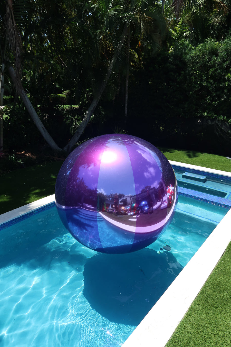 Big Shiny Beach Balls — Light Purple / Royal Purple